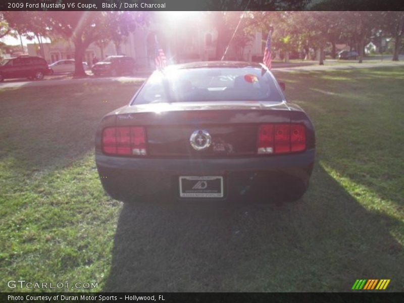 Black / Dark Charcoal 2009 Ford Mustang V6 Coupe