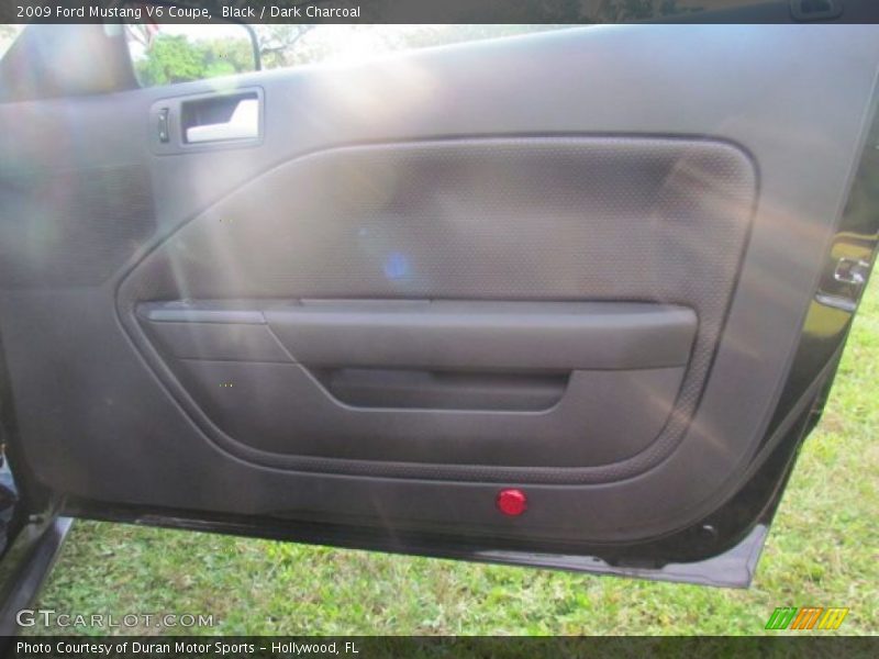 Black / Dark Charcoal 2009 Ford Mustang V6 Coupe
