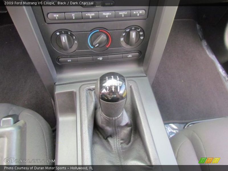 Black / Dark Charcoal 2009 Ford Mustang V6 Coupe