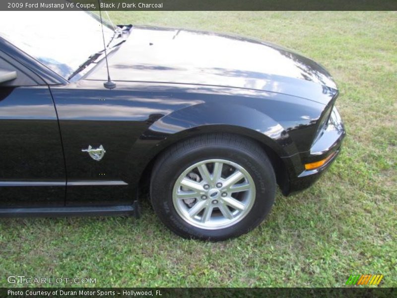 Black / Dark Charcoal 2009 Ford Mustang V6 Coupe