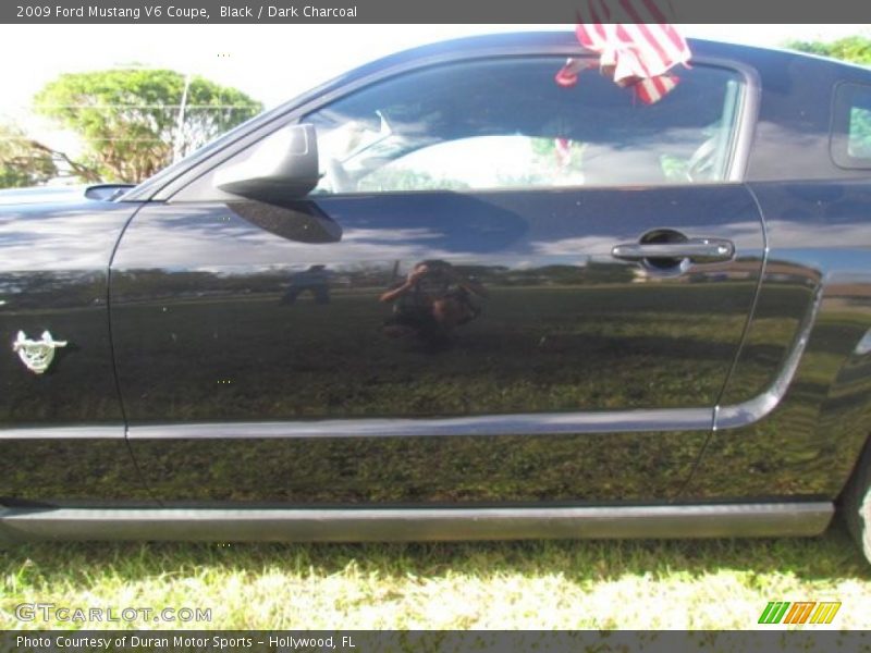 Black / Dark Charcoal 2009 Ford Mustang V6 Coupe