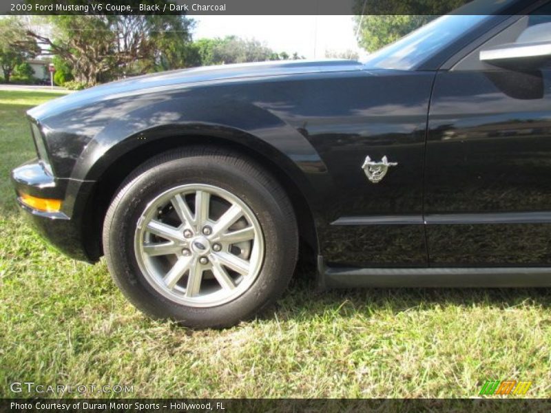 Black / Dark Charcoal 2009 Ford Mustang V6 Coupe