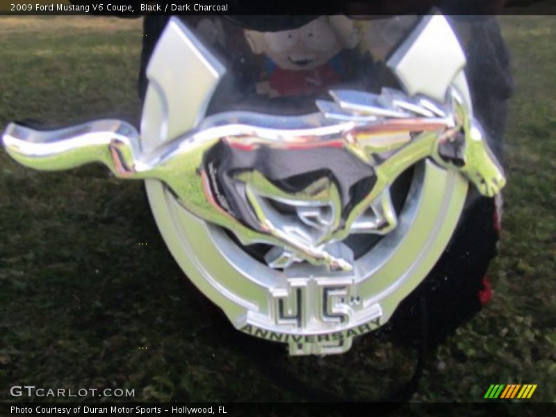 Black / Dark Charcoal 2009 Ford Mustang V6 Coupe