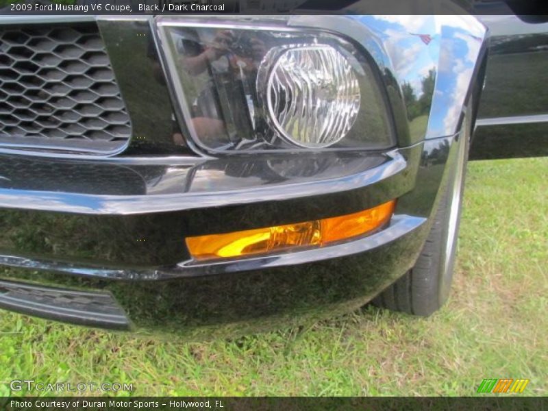 Black / Dark Charcoal 2009 Ford Mustang V6 Coupe