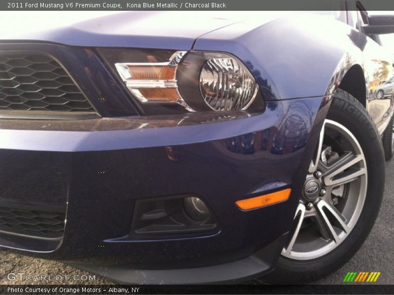 Kona Blue Metallic / Charcoal Black 2011 Ford Mustang V6 Premium Coupe