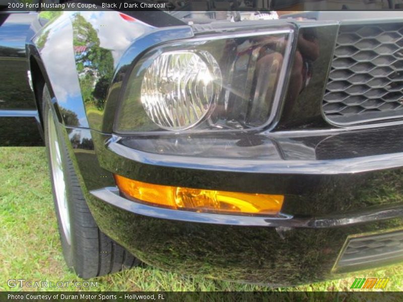 Black / Dark Charcoal 2009 Ford Mustang V6 Coupe