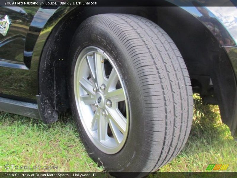 Black / Dark Charcoal 2009 Ford Mustang V6 Coupe