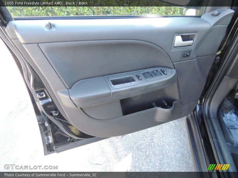Black / Black 2005 Ford Freestyle Limited AWD