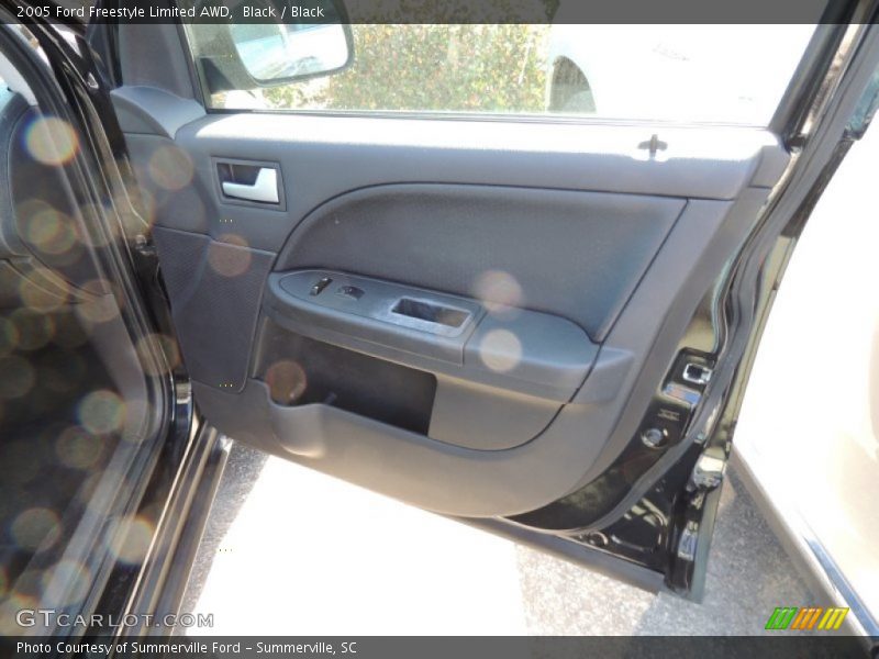 Black / Black 2005 Ford Freestyle Limited AWD