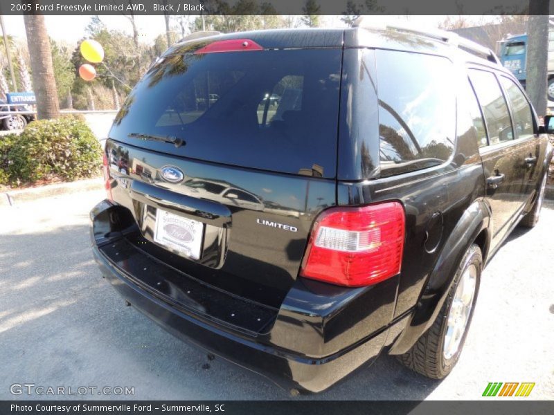 Black / Black 2005 Ford Freestyle Limited AWD