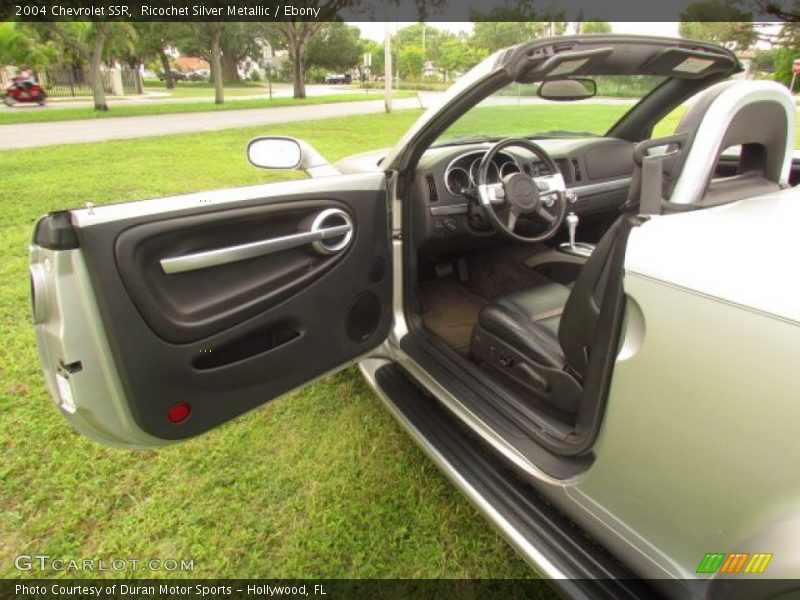  2004 SSR  Ebony Interior