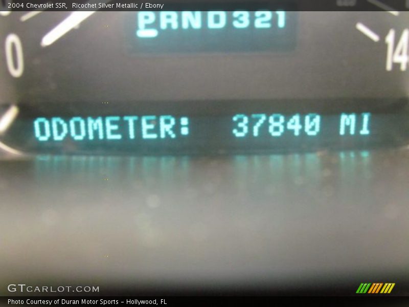 Ricochet Silver Metallic / Ebony 2004 Chevrolet SSR