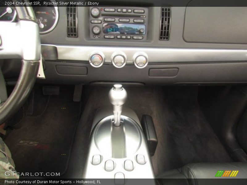 Ricochet Silver Metallic / Ebony 2004 Chevrolet SSR