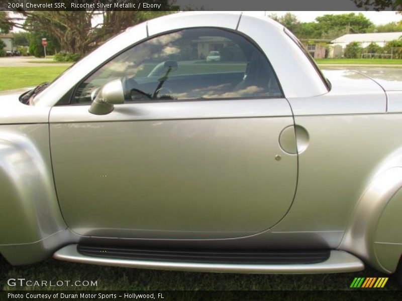 Ricochet Silver Metallic / Ebony 2004 Chevrolet SSR