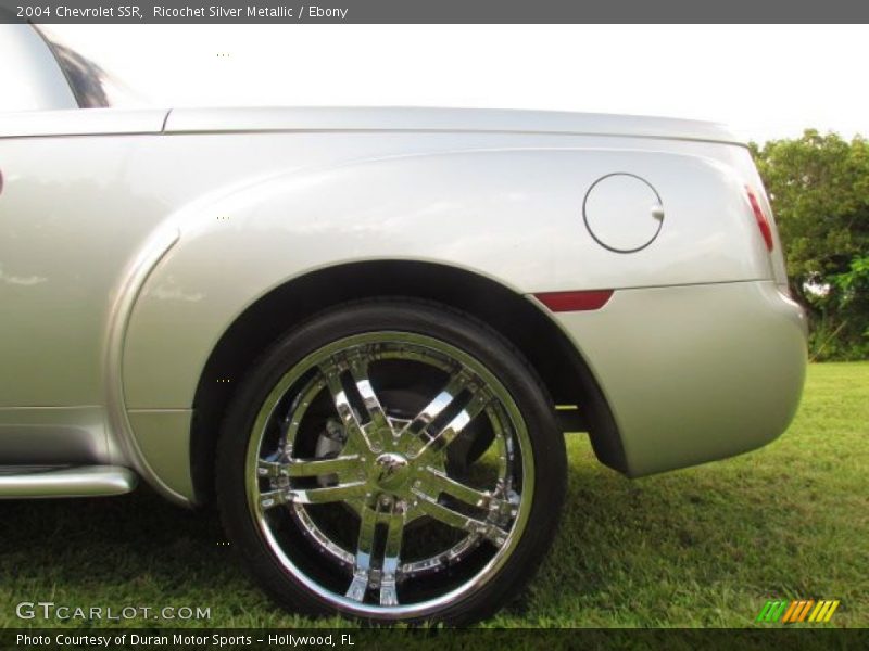 Ricochet Silver Metallic / Ebony 2004 Chevrolet SSR