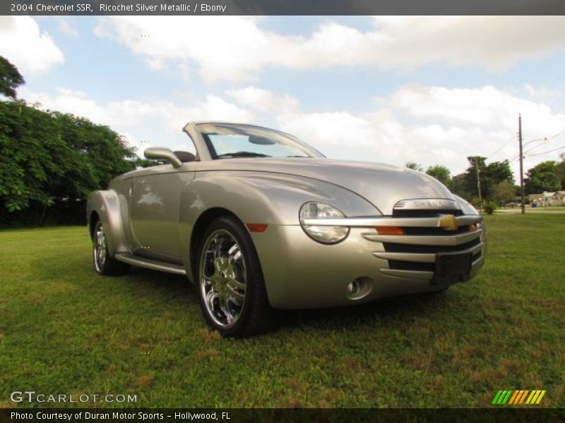 Ricochet Silver Metallic / Ebony 2004 Chevrolet SSR