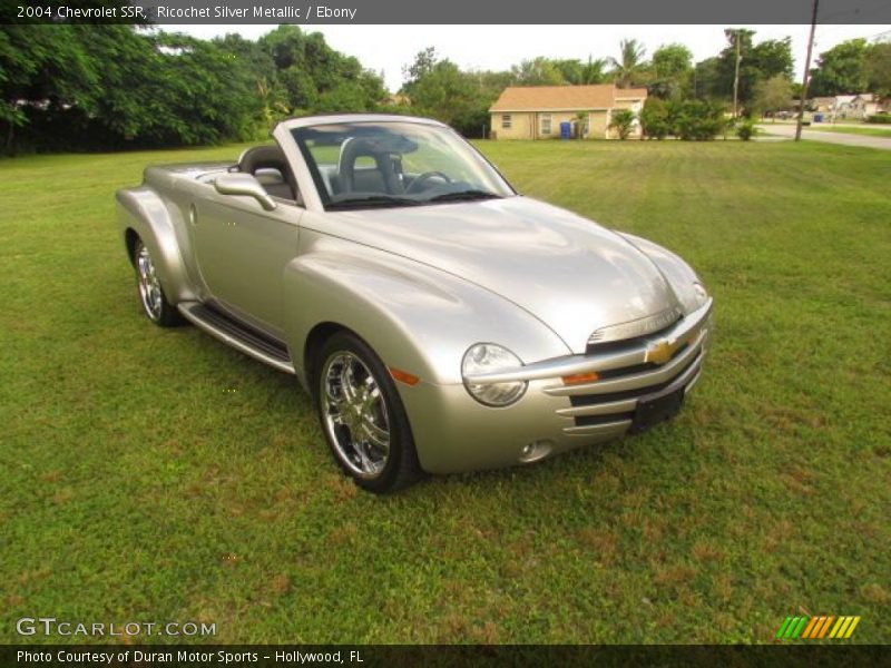Ricochet Silver Metallic / Ebony 2004 Chevrolet SSR