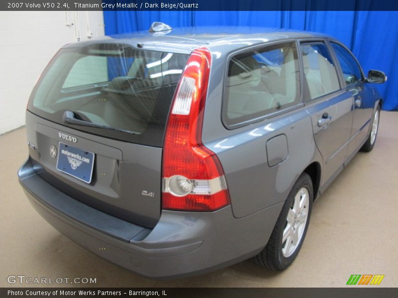 Titanium Grey Metallic / Dark Beige/Quartz 2007 Volvo V50 2.4i