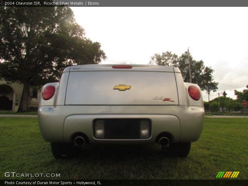 Ricochet Silver Metallic / Ebony 2004 Chevrolet SSR