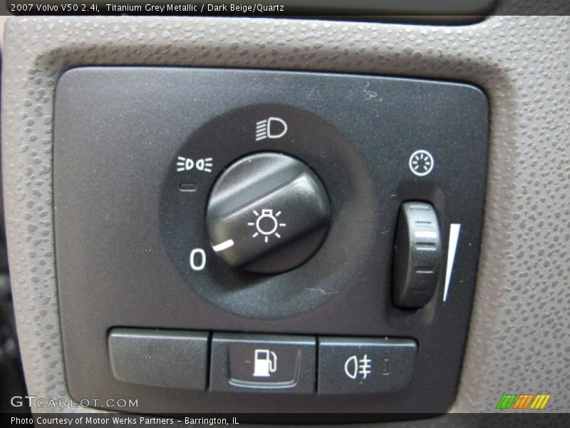 Titanium Grey Metallic / Dark Beige/Quartz 2007 Volvo V50 2.4i