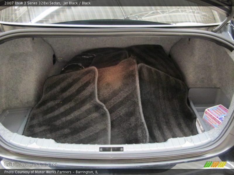  2007 3 Series 328xi Sedan Trunk