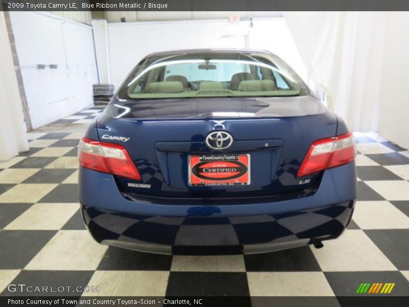Blue Ribbon Metallic / Bisque 2009 Toyota Camry LE
