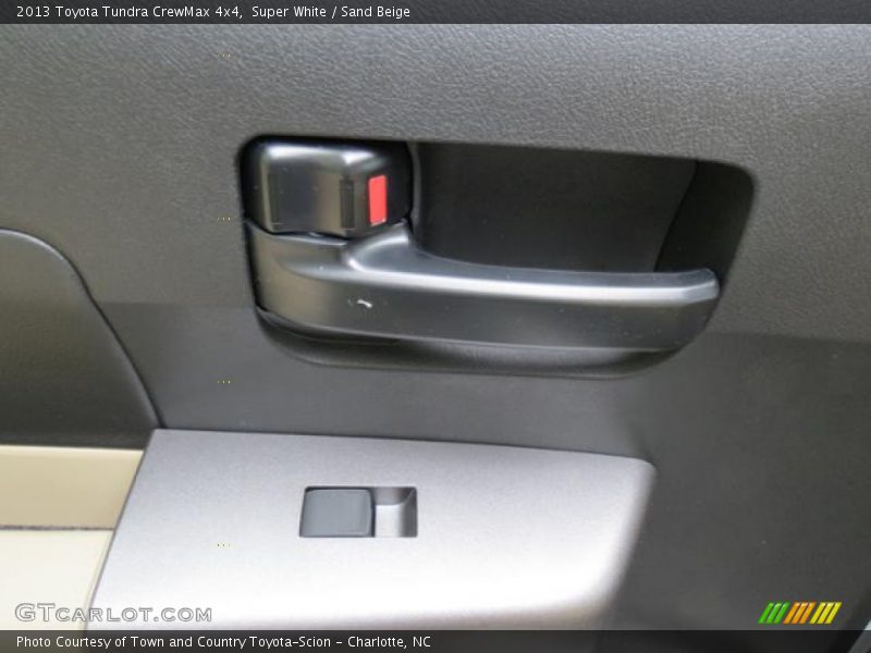 Super White / Sand Beige 2013 Toyota Tundra CrewMax 4x4