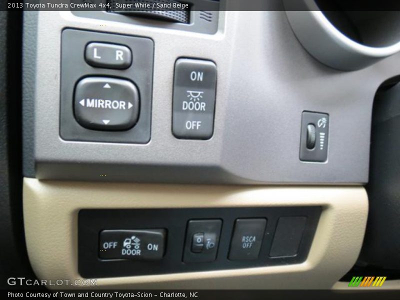 Super White / Sand Beige 2013 Toyota Tundra CrewMax 4x4
