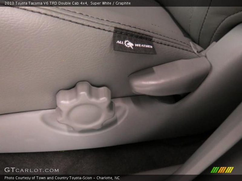 Super White / Graphite 2013 Toyota Tacoma V6 TRD Double Cab 4x4
