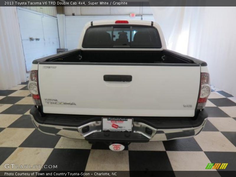 Super White / Graphite 2013 Toyota Tacoma V6 TRD Double Cab 4x4