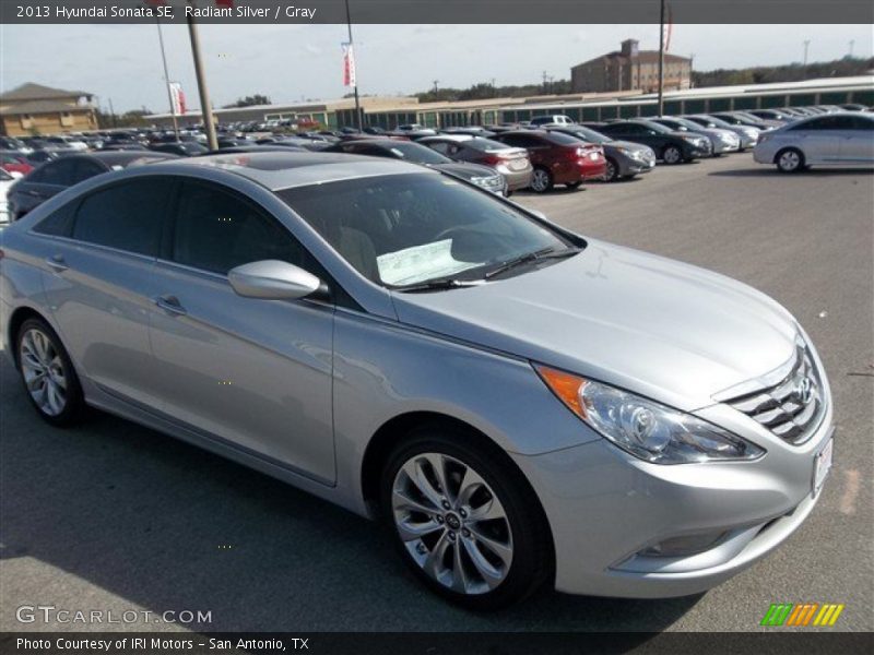 Radiant Silver / Gray 2013 Hyundai Sonata SE
