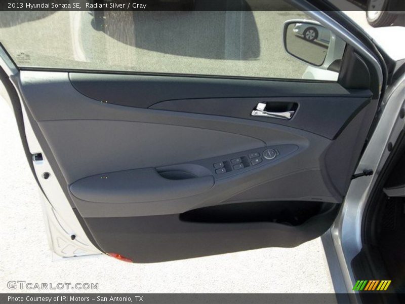Radiant Silver / Gray 2013 Hyundai Sonata SE