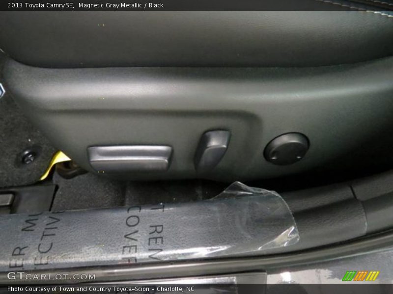 Magnetic Gray Metallic / Black 2013 Toyota Camry SE