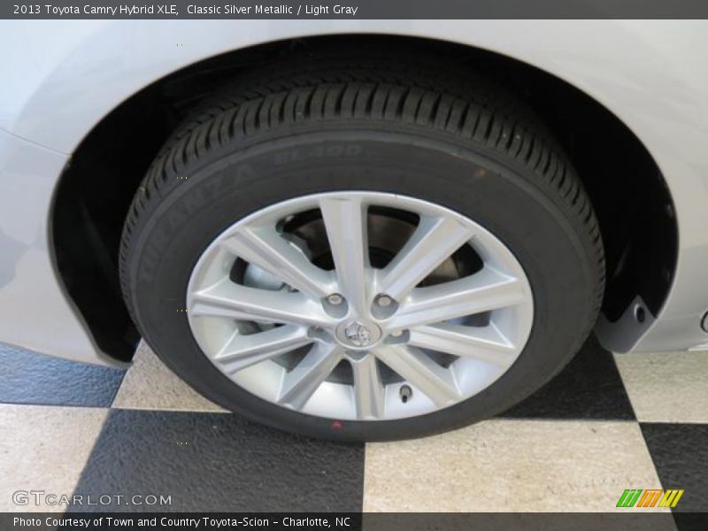 Classic Silver Metallic / Light Gray 2013 Toyota Camry Hybrid XLE