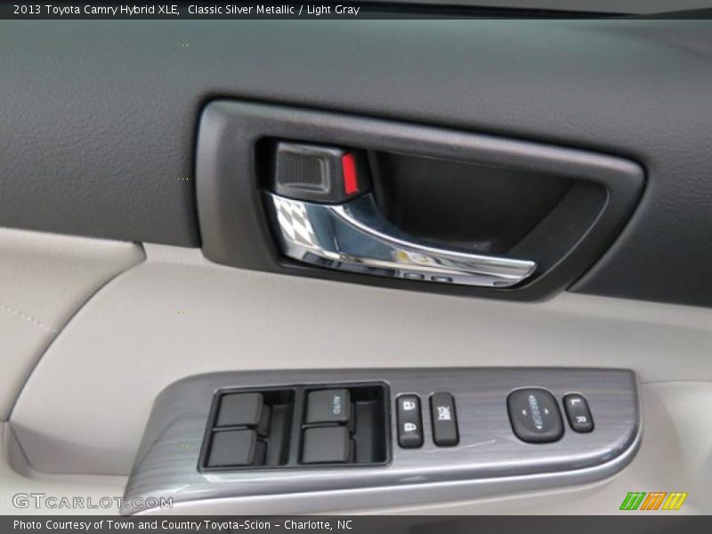 Classic Silver Metallic / Light Gray 2013 Toyota Camry Hybrid XLE