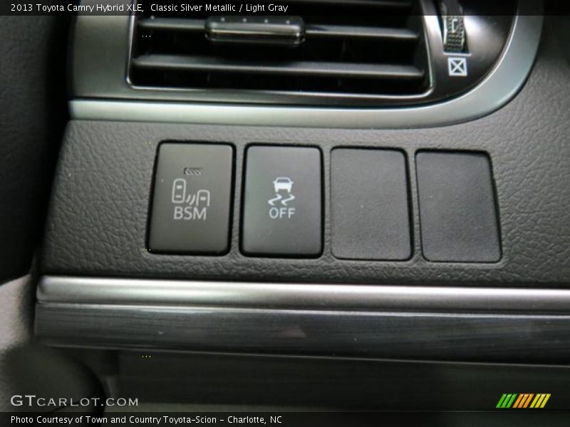 Classic Silver Metallic / Light Gray 2013 Toyota Camry Hybrid XLE