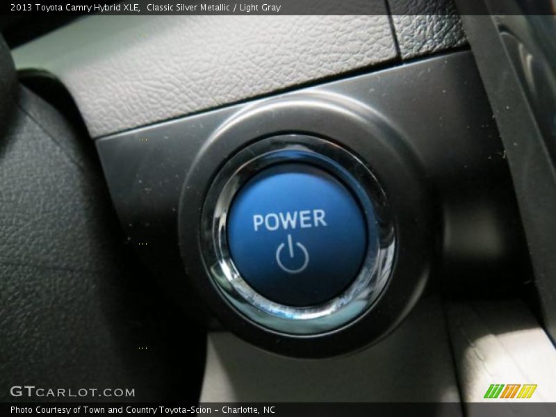 Classic Silver Metallic / Light Gray 2013 Toyota Camry Hybrid XLE