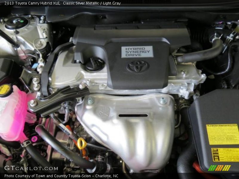 Classic Silver Metallic / Light Gray 2013 Toyota Camry Hybrid XLE