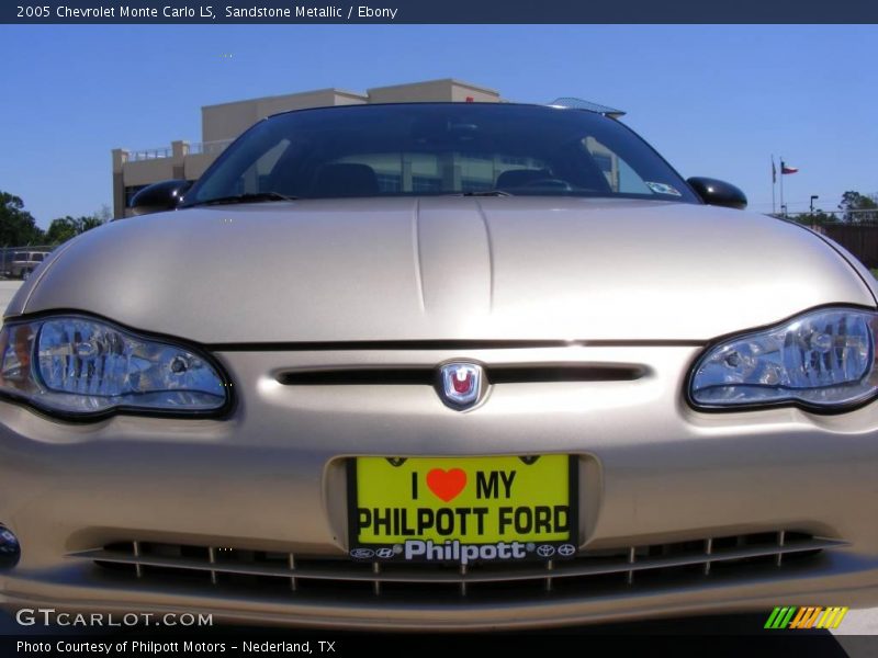 Sandstone Metallic / Ebony 2005 Chevrolet Monte Carlo LS