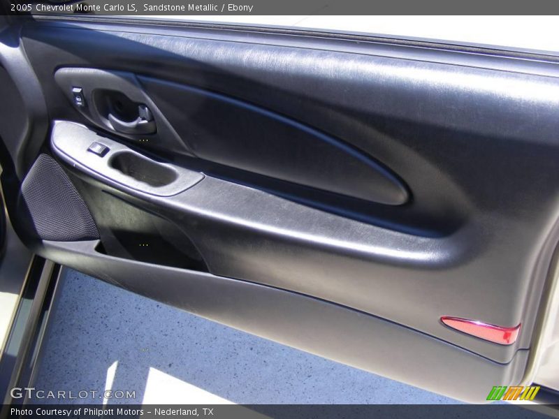 Sandstone Metallic / Ebony 2005 Chevrolet Monte Carlo LS