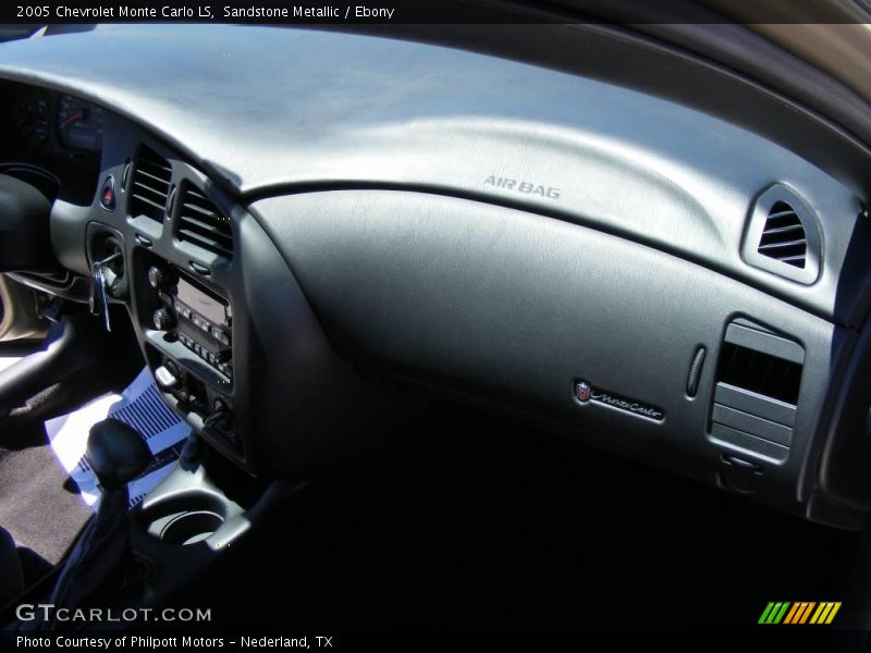 Sandstone Metallic / Ebony 2005 Chevrolet Monte Carlo LS