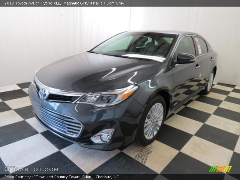 Magnetic Gray Metallic / Light Gray 2013 Toyota Avalon Hybrid XLE