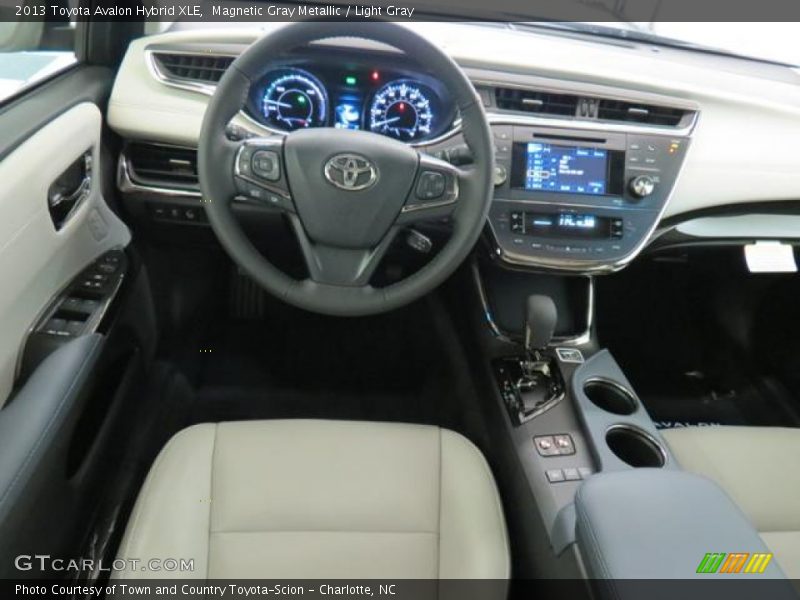 Magnetic Gray Metallic / Light Gray 2013 Toyota Avalon Hybrid XLE