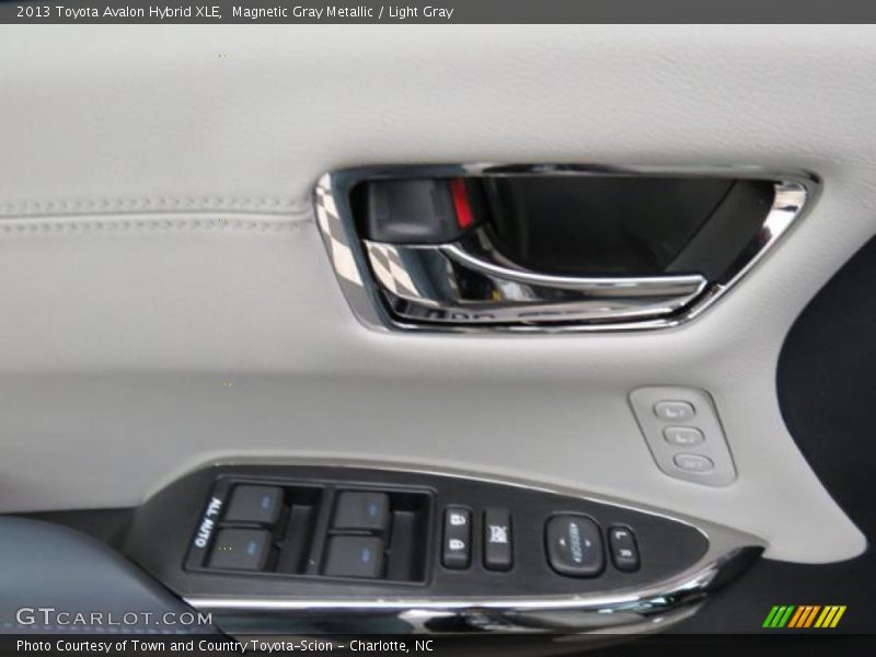 Magnetic Gray Metallic / Light Gray 2013 Toyota Avalon Hybrid XLE