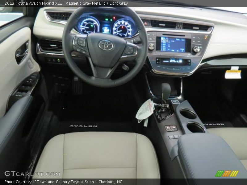 Magnetic Gray Metallic / Light Gray 2013 Toyota Avalon Hybrid XLE
