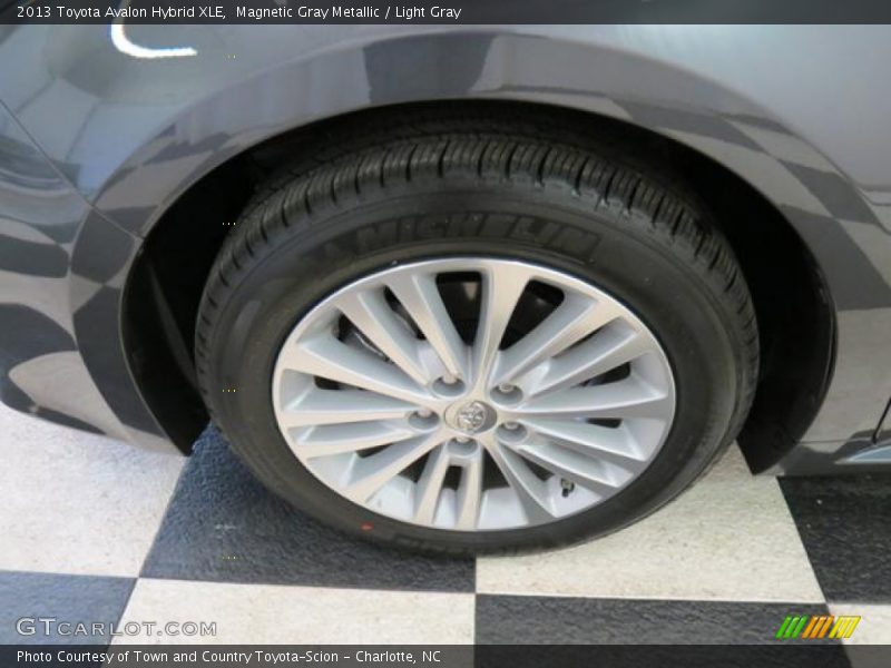 Magnetic Gray Metallic / Light Gray 2013 Toyota Avalon Hybrid XLE