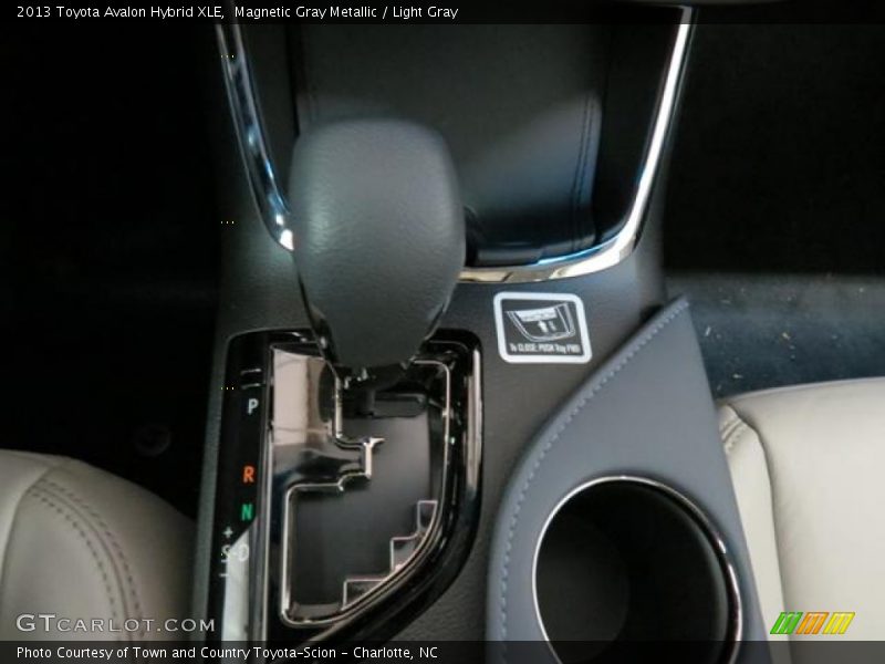 Magnetic Gray Metallic / Light Gray 2013 Toyota Avalon Hybrid XLE