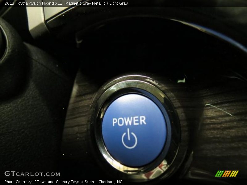 Magnetic Gray Metallic / Light Gray 2013 Toyota Avalon Hybrid XLE