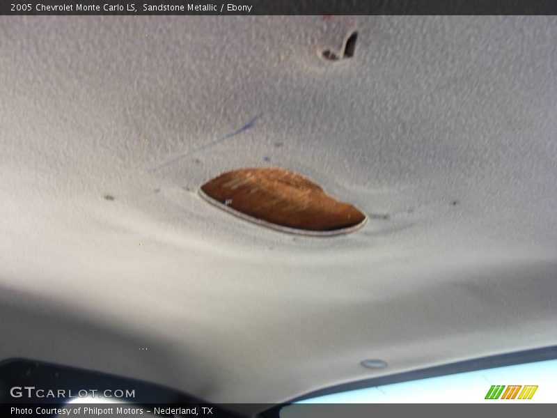 Sandstone Metallic / Ebony 2005 Chevrolet Monte Carlo LS