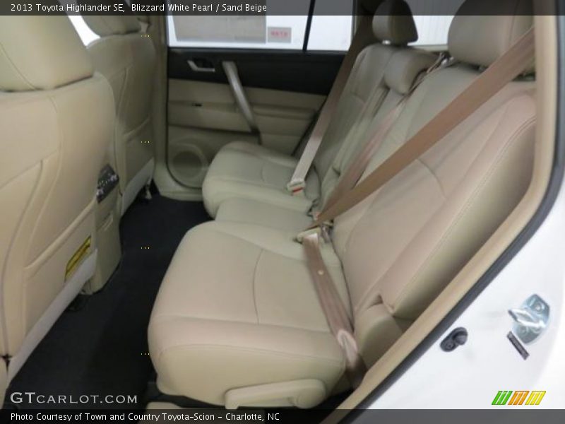Blizzard White Pearl / Sand Beige 2013 Toyota Highlander SE